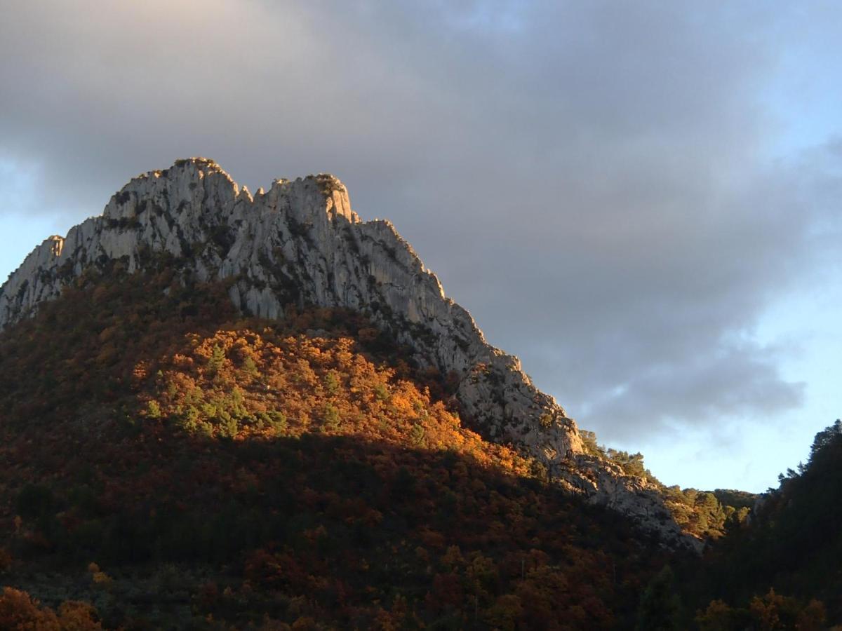 Gite De L'Ancienne Gare Buis-les-Baronnies Zewnętrze zdjęcie